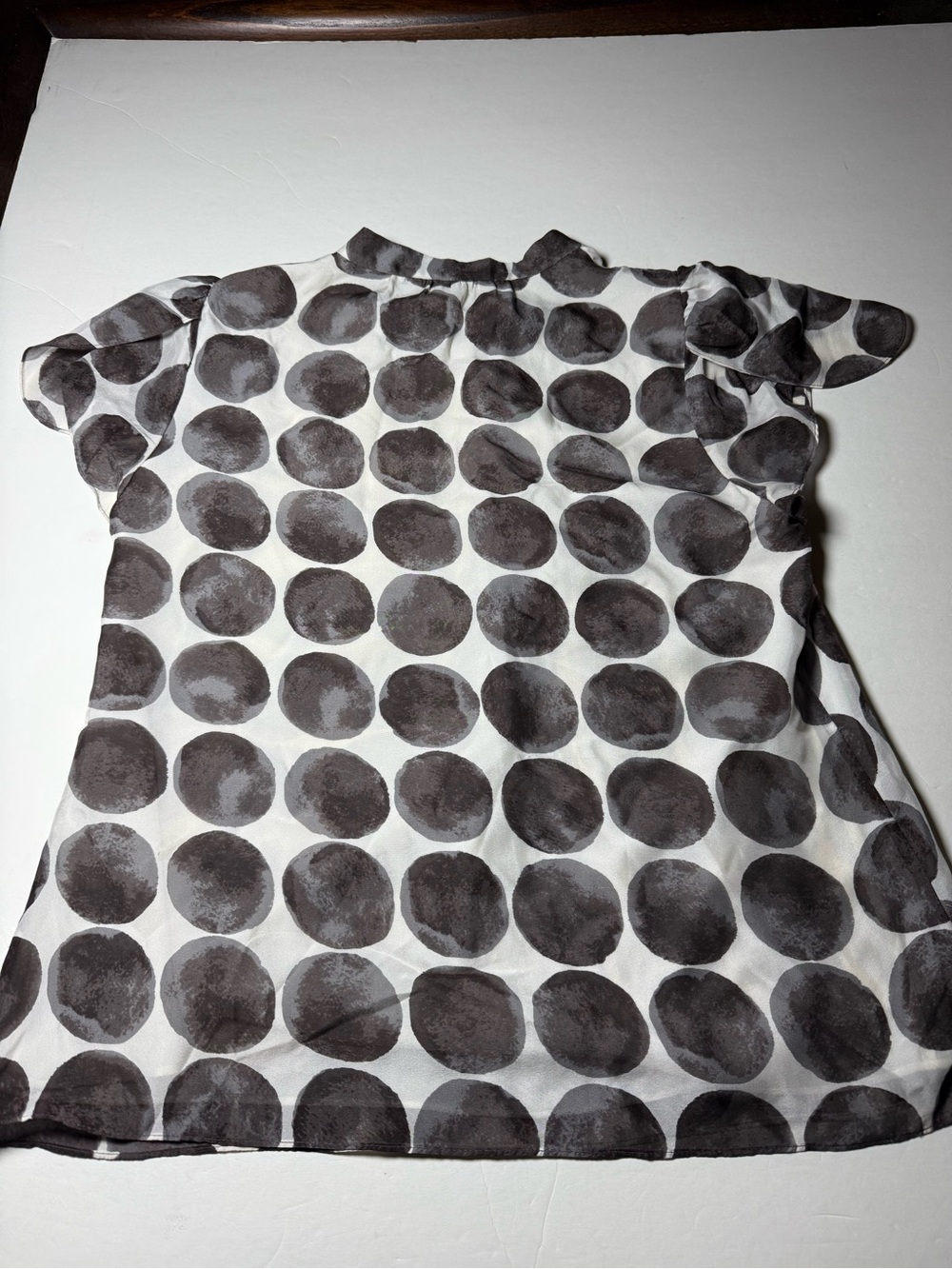 Banana Republic 100% Silk Polka Dot Blouse Medium Cap Sleeve Top - Picture 7 of 8